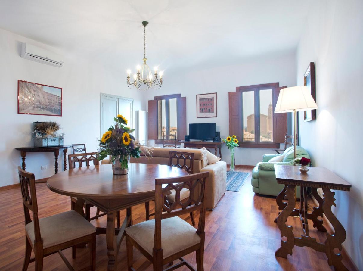 Residenza D'Epoca Palazzo Piccolomini Apartment Siena Bagian luar foto