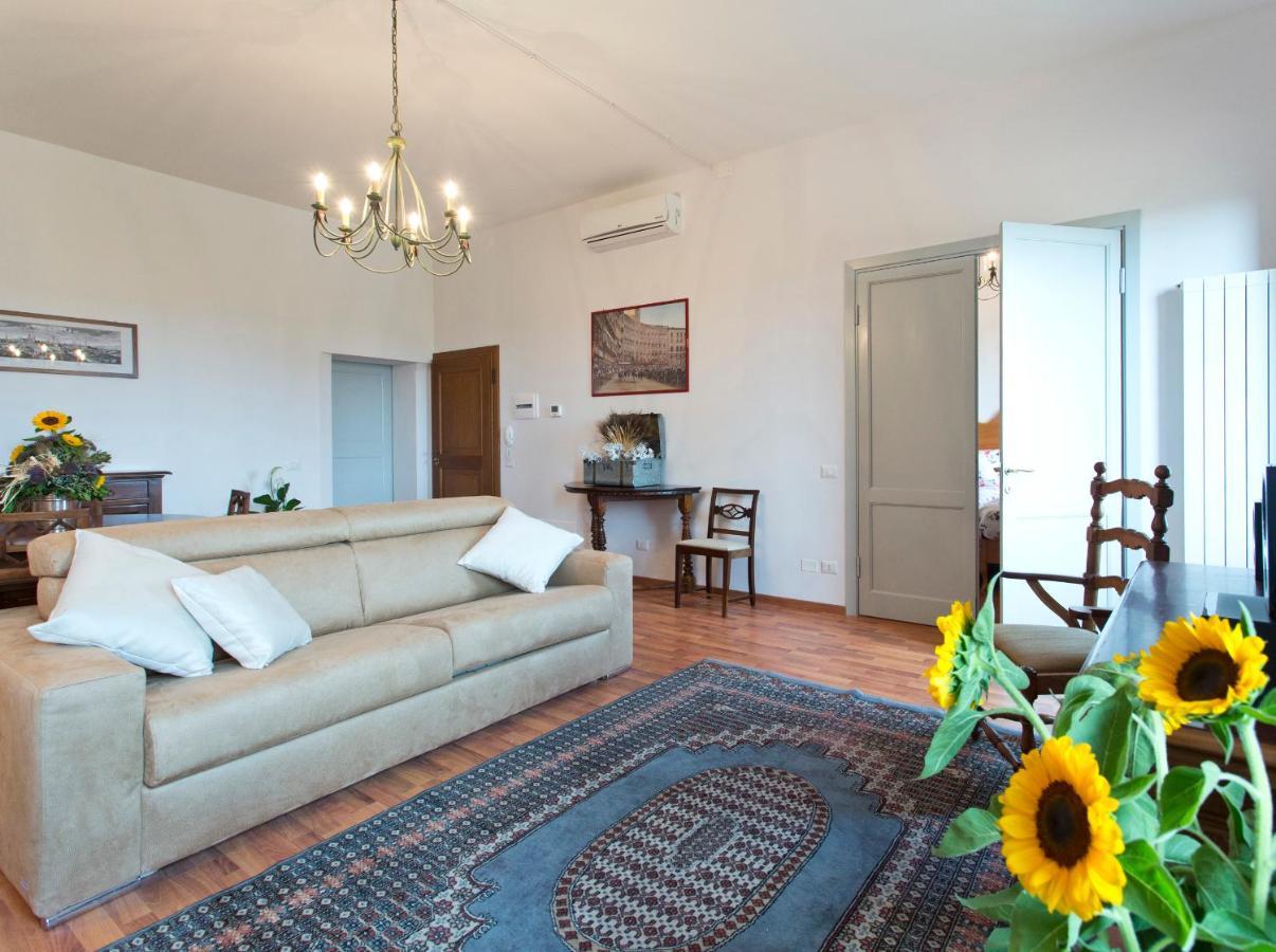 Residenza D'Epoca Palazzo Piccolomini Apartment Siena Bagian luar foto