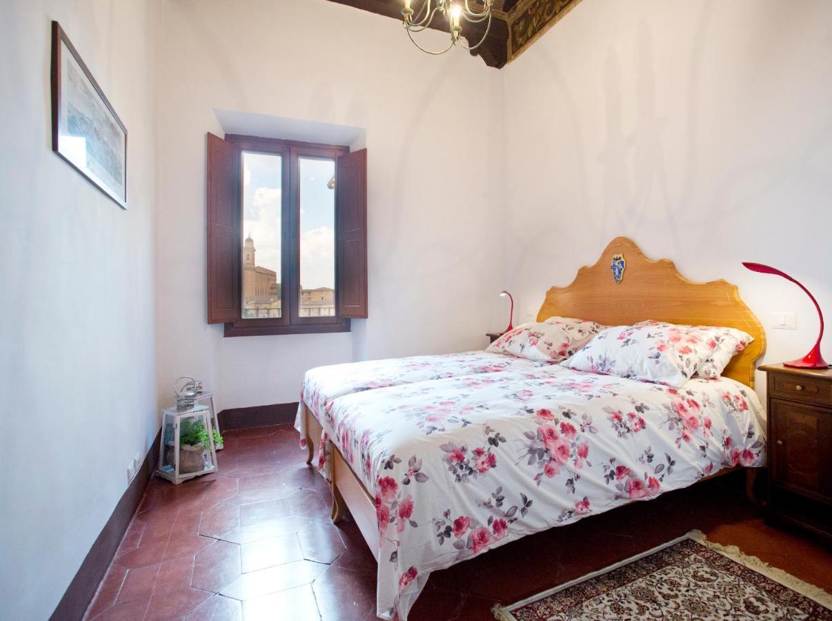 Residenza D'Epoca Palazzo Piccolomini Apartment Siena Bagian luar foto