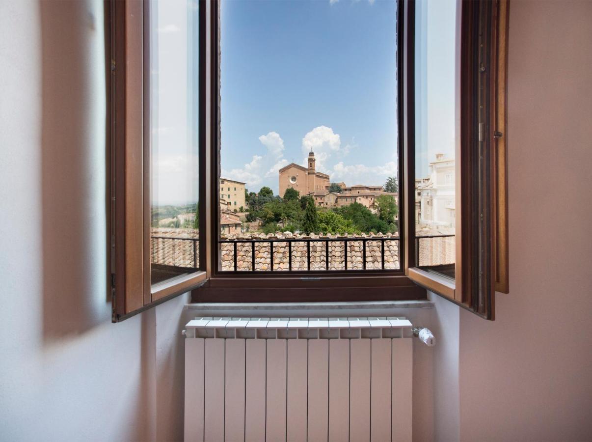 Residenza D'Epoca Palazzo Piccolomini Apartment Siena Bagian luar foto