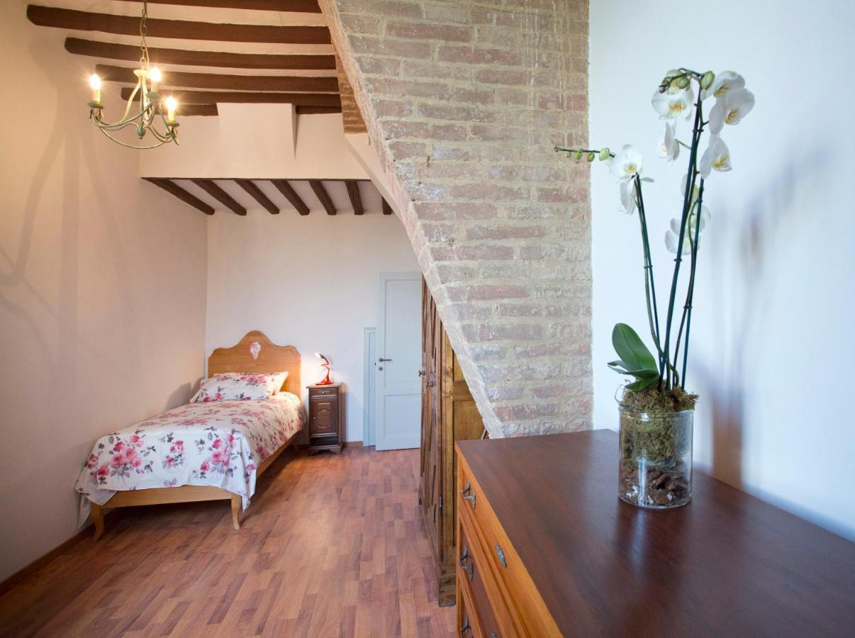 Residenza D'Epoca Palazzo Piccolomini Apartment Siena Bagian luar foto